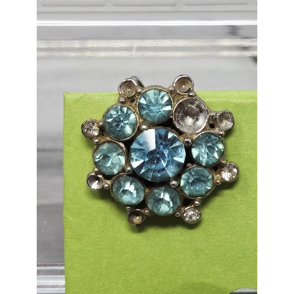 Vintage Cluster Rhinestone Clip On Earrings Aqau Blue Beautiful! 1950's Glamour - Picture 8 of 8